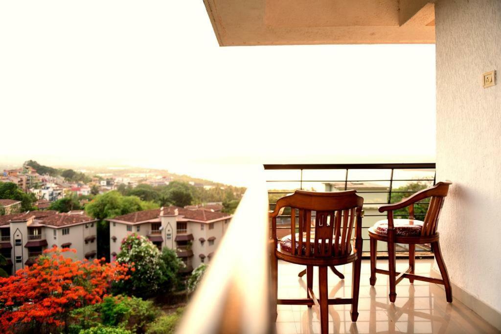 3 Bhk Apartment With River View Panaji Exteriör bild